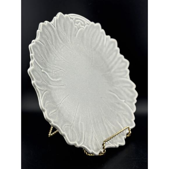 Woodfield Dove Gray 10.5" Plate by Steubenville - Picture 2 of 6